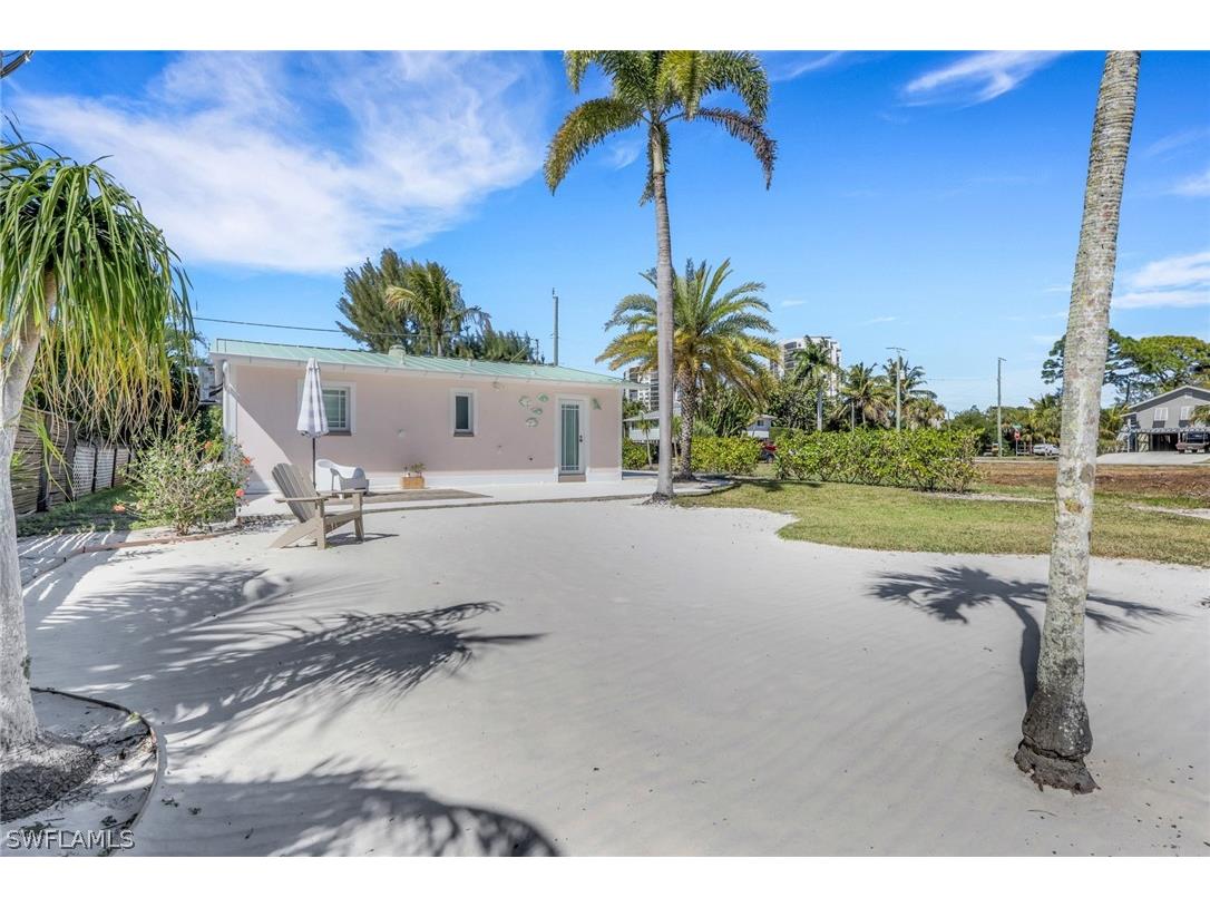1290 Venetian Way Naples FL 34110 226010892 image34