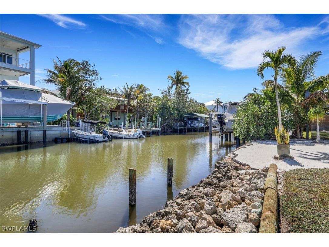 1290 Venetian Way Naples FL 34110 226010892 image37