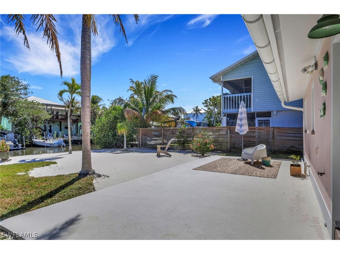 1290 Venetian Way Naples FL 34110 226010892 image38