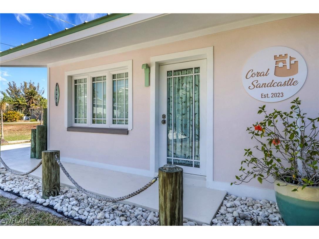 1290 Venetian Way Naples FL 34110 226010892 image4