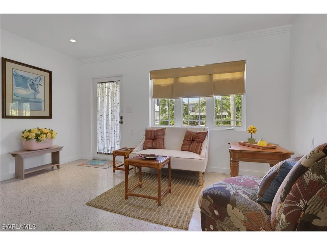 1290 Venetian Way Naples FL 34110 226010892 image7