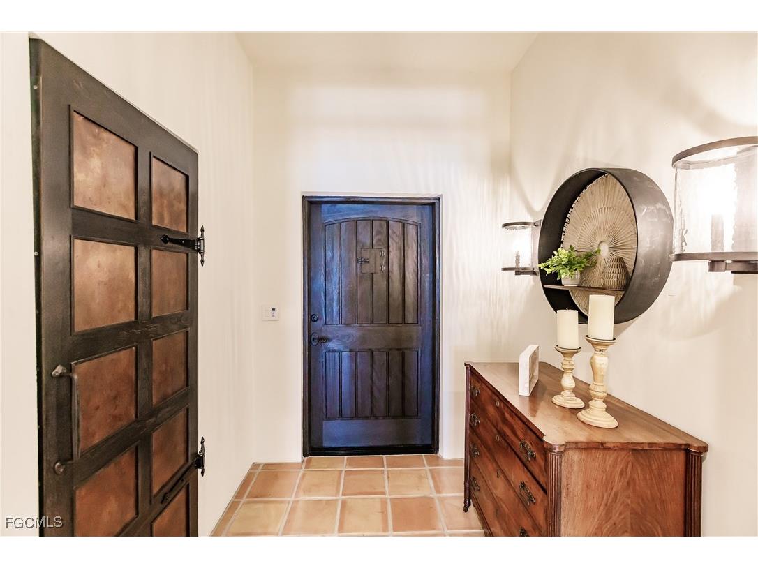 1291 Caloosa Drive Fort Myers FL 33901 2025012354 image3