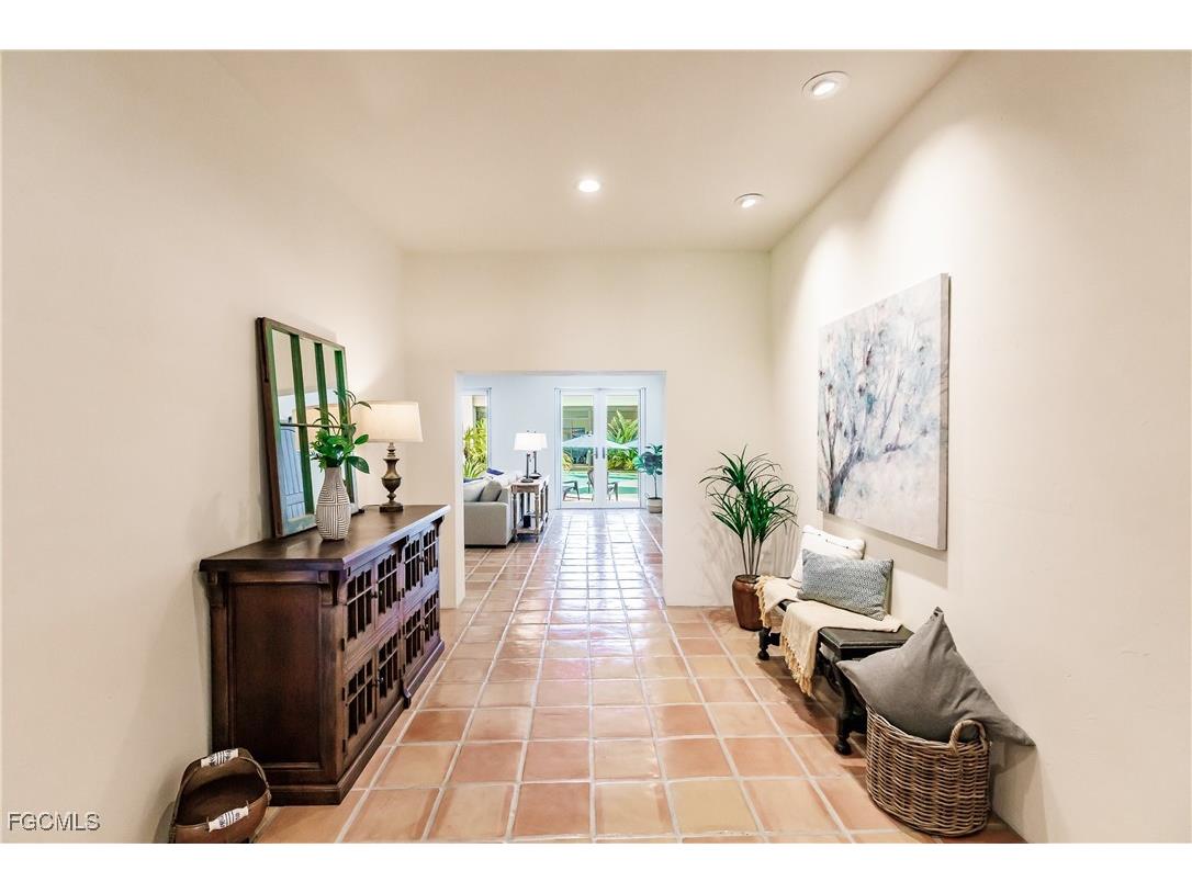 1291 Caloosa Drive Fort Myers FL 33901 2025012354 image4