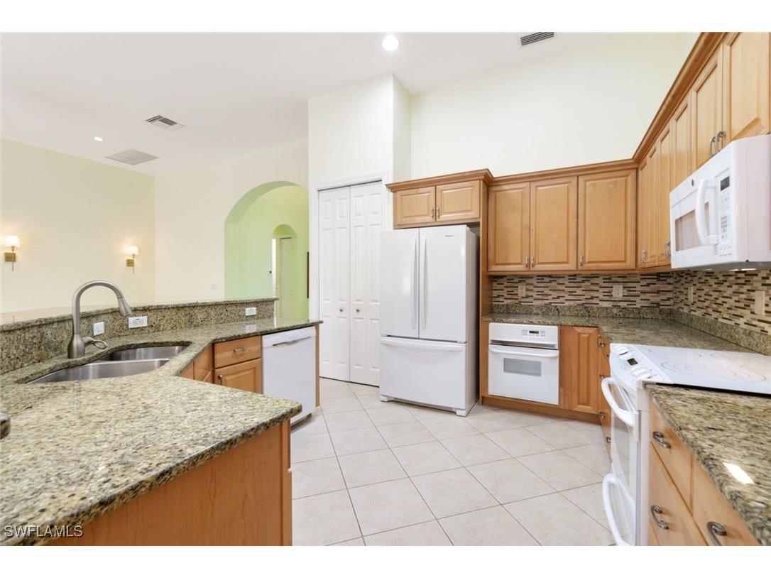 12910 Silverthorn Court Bonita Springs FL 34135 225078030 image8