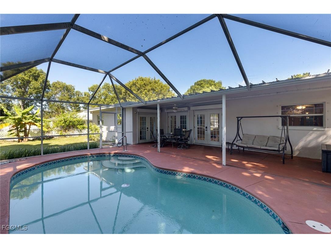 1292 Biltmore Drive Fort Myers FL 33901 2025010416 image1