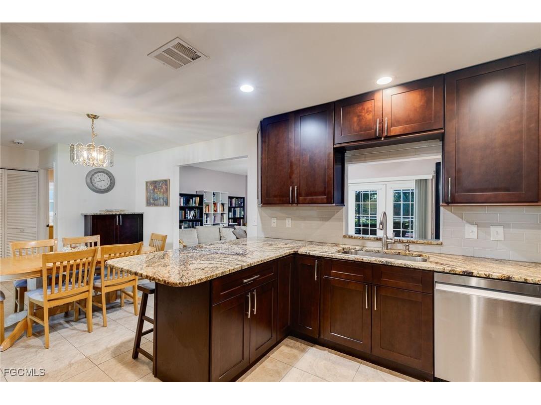 1292 Biltmore Drive Fort Myers FL 33901 2025010416 image11