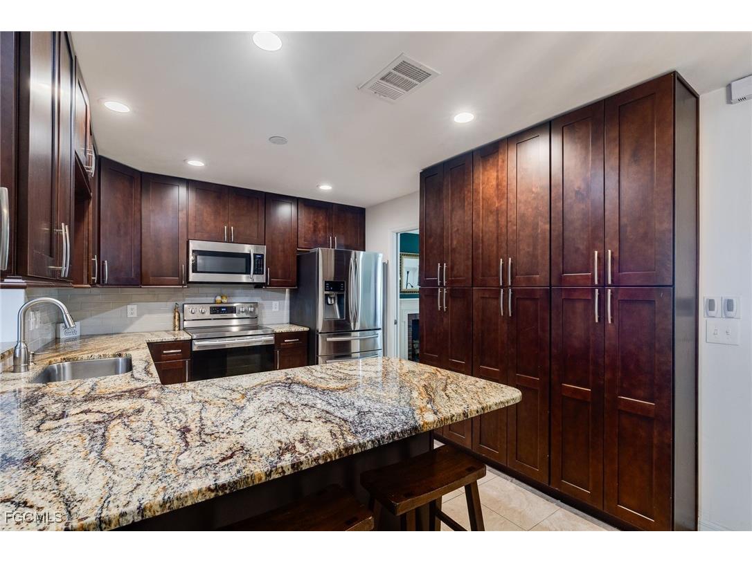 1292 Biltmore Drive Fort Myers FL 33901 2025010416 image13