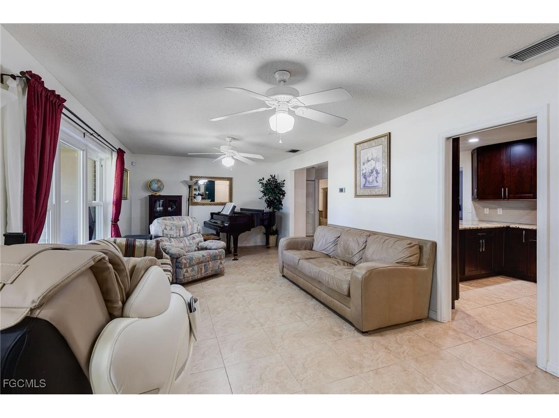 1292 Biltmore Drive Fort Myers FL 33901 2025010416 image17