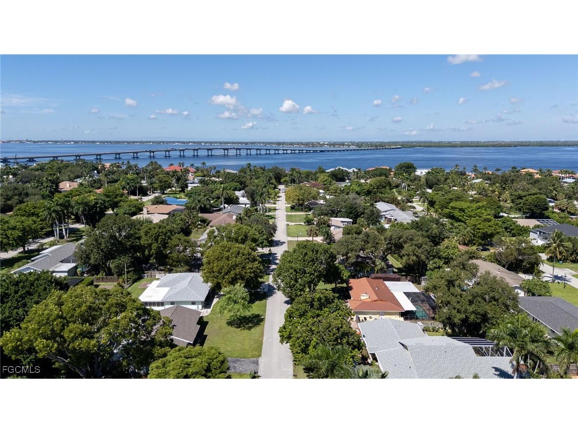 1292 Biltmore Drive Fort Myers FL 33901 2025010416 image2
