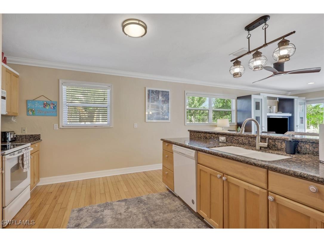 1292 Grand Canal Drive Naples FL 34110 226004499 image8