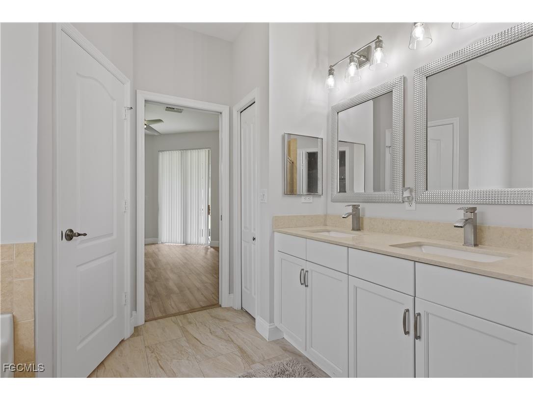 12938 Stone Tower Loop Fort Myers FL 33913 2025003585 image33