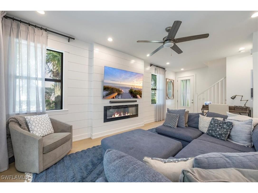 12940 Pembroke Drive Naples FL 34105 225068820 image9