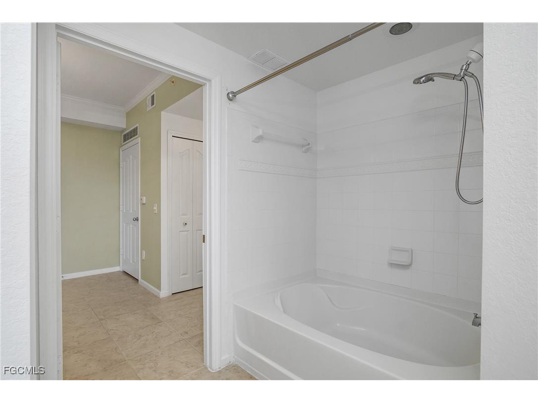 12940 Positano Circle #301 Naples FL 34105 2025014627 image9