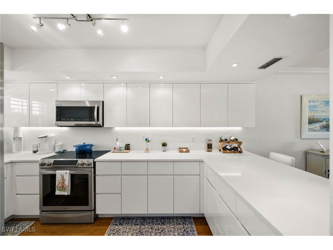 12945 Vanderbilt Drive #306 Naples FL 34110 225075768 image8