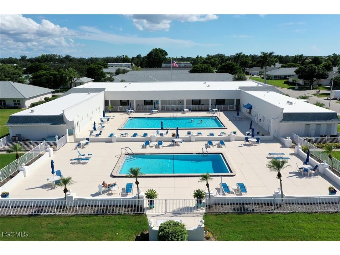 1295 Broadwater Drive Fort Myers FL 33919 2025010583 image1