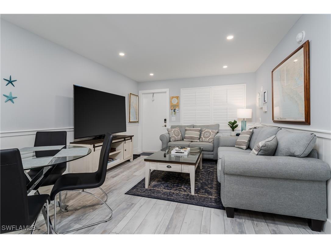 1295 Gulf Shore Boulevard S #128 Naples FL 34102 225069771 image1