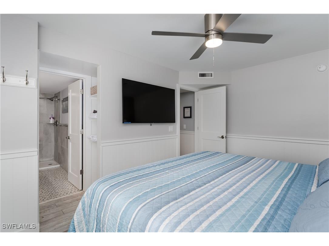 1295 Gulf Shore Boulevard S #128 Naples FL 34102 225069771 image14