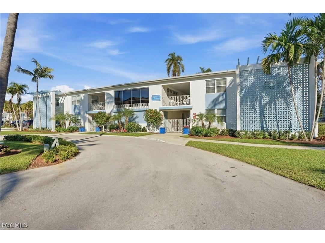 1295 Gulf Shore Boulevard S #134 Naples FL 34102 2026003307 image4
