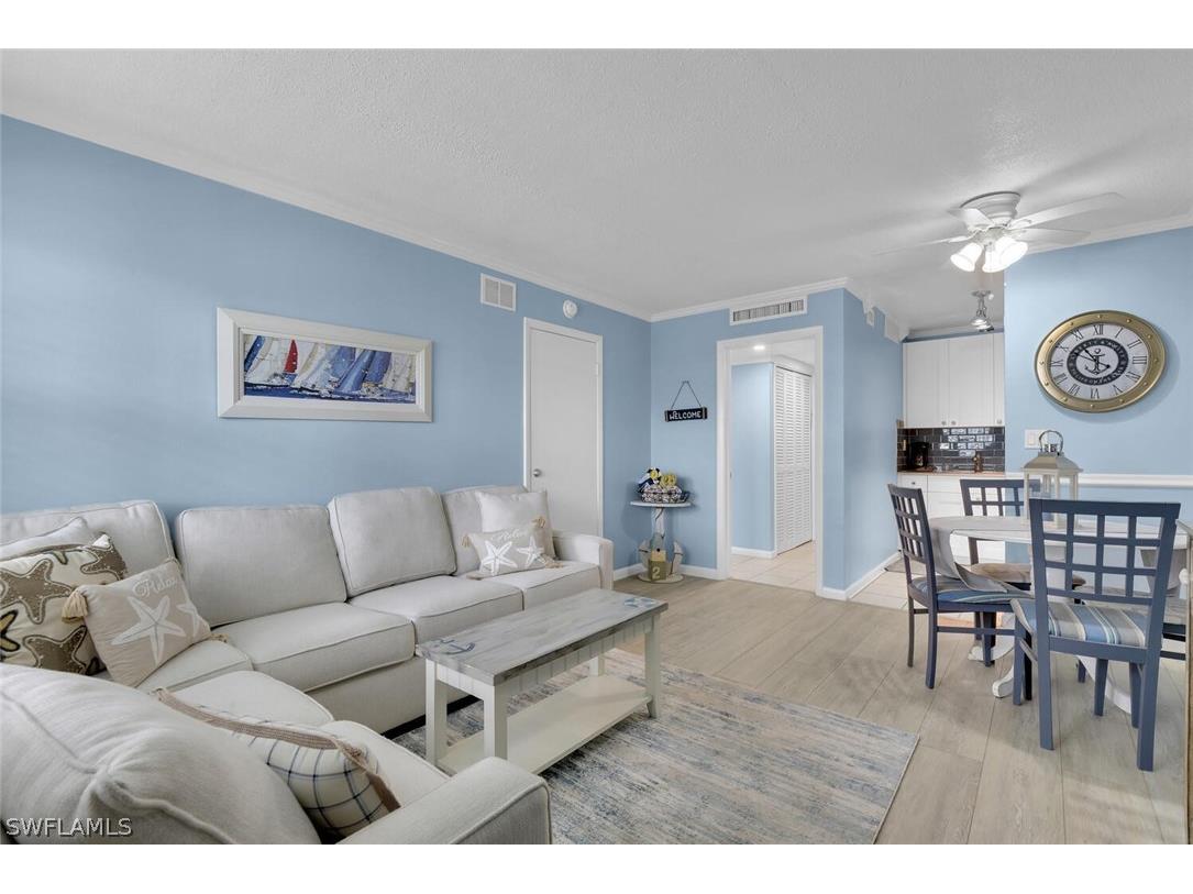 1295 Gulf Shore Boulevard S #218 Naples FL 34102 226010595 image3