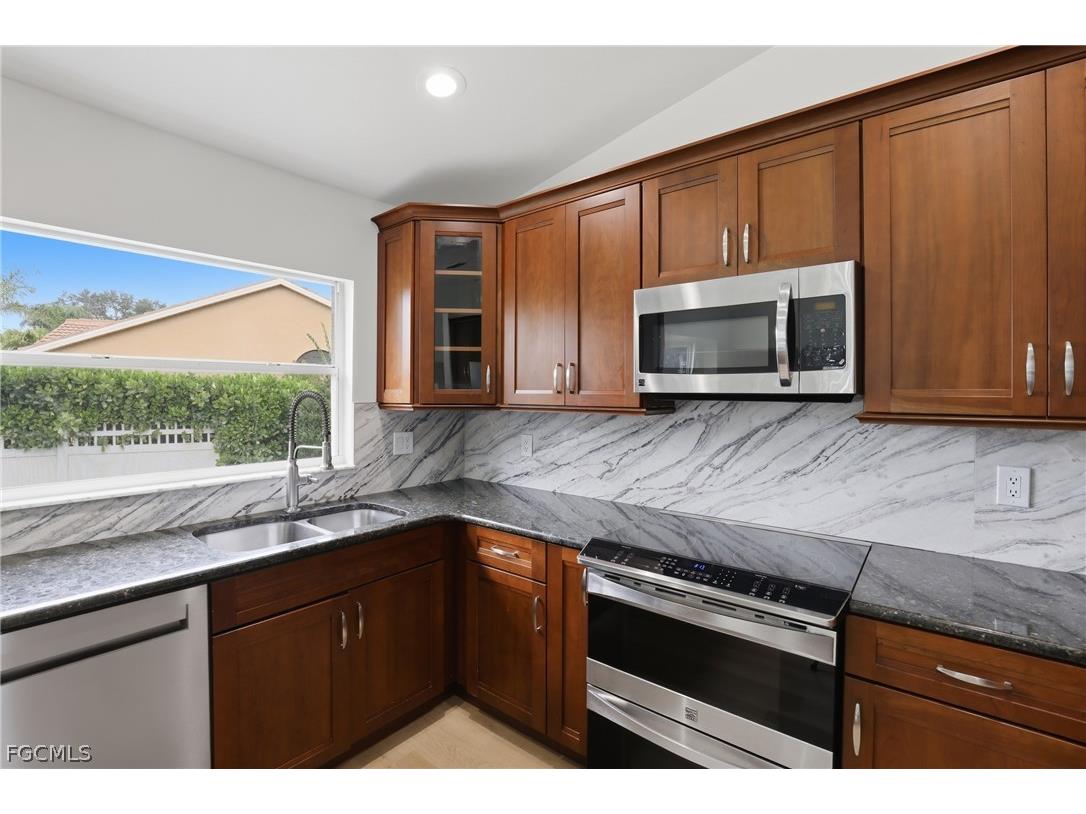 12960 Eagle Pointe Circle Fort Myers FL 33913 2026007346 image13