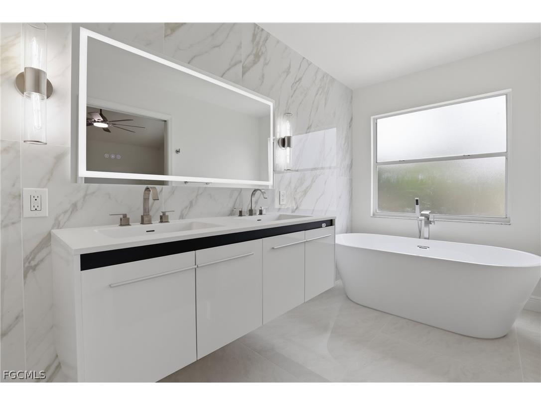 12960 Eagle Pointe Circle Fort Myers FL 33913 2026007346 image21