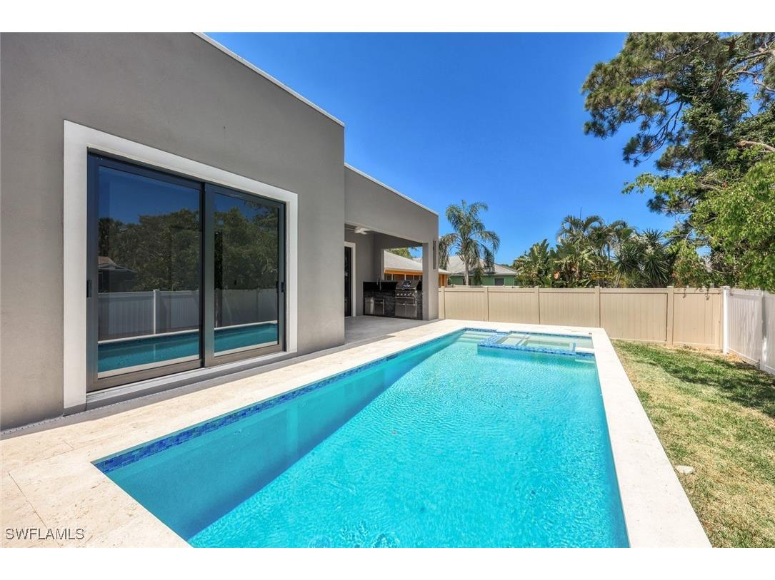 1297 Trail Terrace Drive Naples FL 34103 225062857 image1