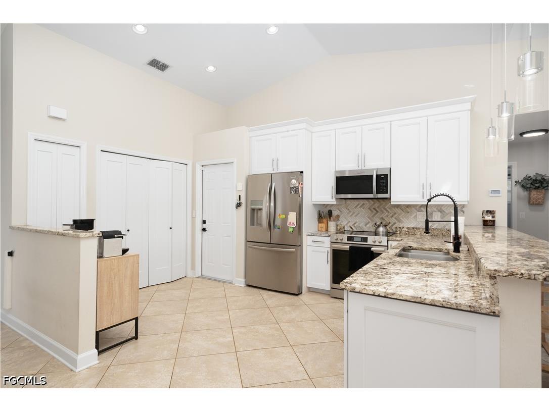12971 Eagle Pointe Circle Fort Myers FL 33913 2026016494 image10