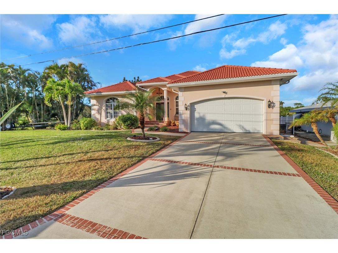 1298 Thompson Street North Fort Myers FL 33903 2025013722 image1