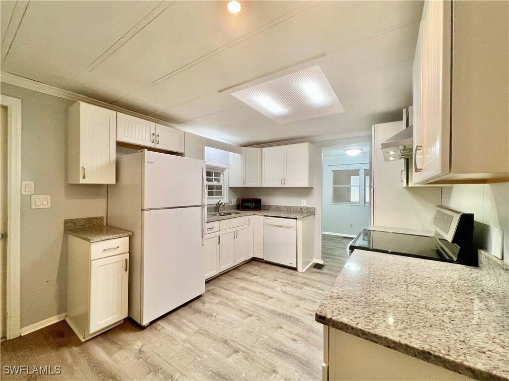 13 Cannes Drive Naples FL 34112 225069258 image5