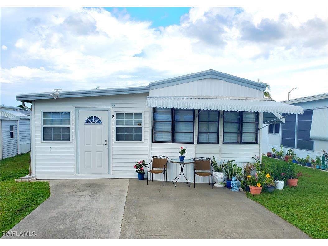 13 Fountain View Boulevard North Fort Myers FL 33903 223063418 image1