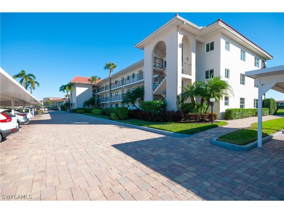 13 High Point Circle N #203 Naples FL 34103 226005131 image32