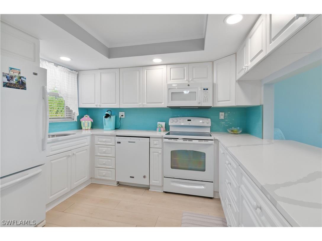 13 High Point Circle N #203 Naples FL 34103 226005131 image6