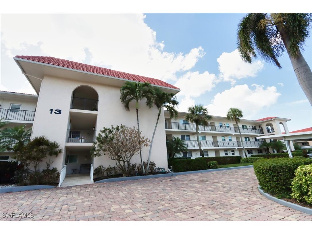 13 High Point Circle N #209 Naples FL 34103 225079890 image1