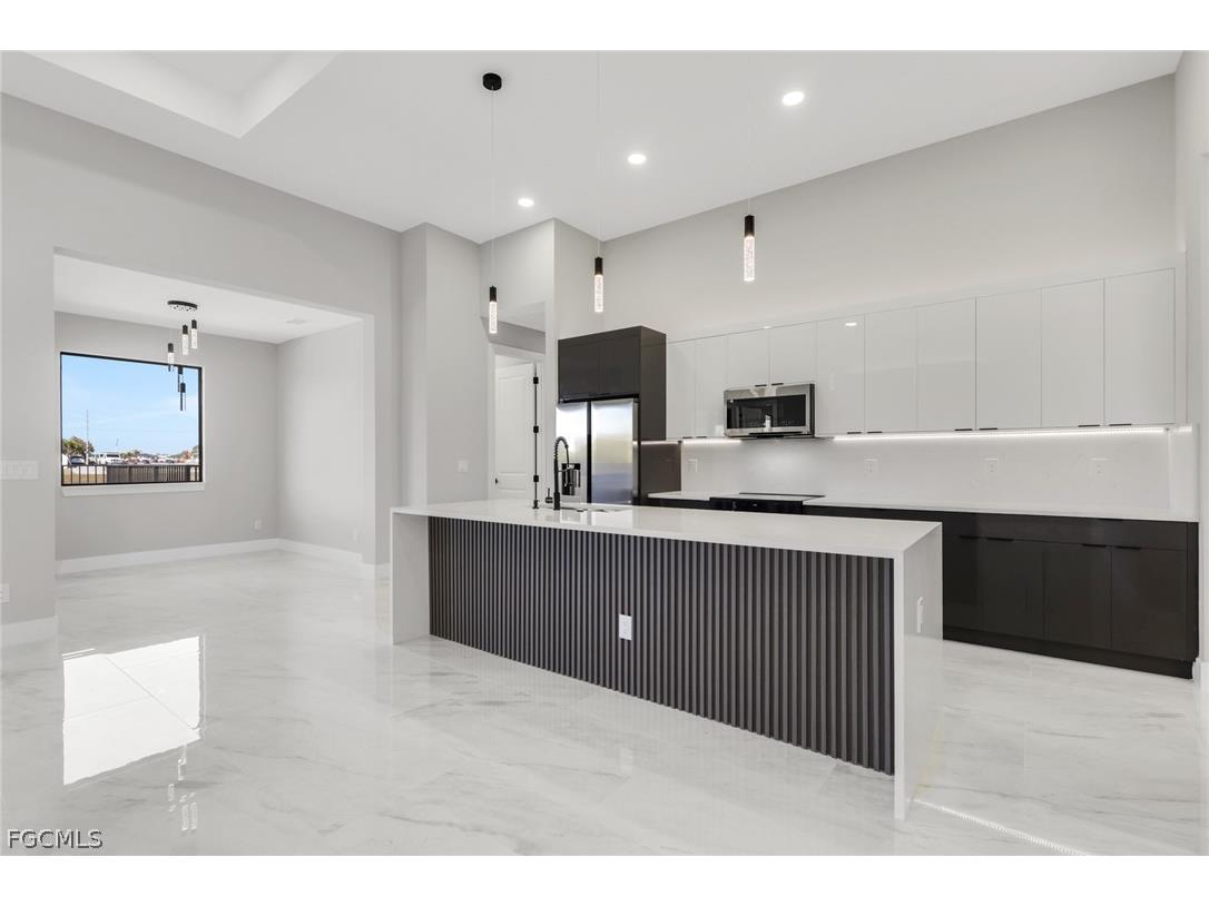 13 NW 5th Terrace Cape Coral FL 33993 2026008746 image5