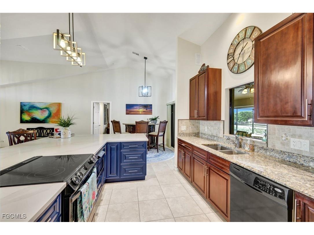 13 NW 8th Terrace Cape Coral FL 33993 2025023775 image11