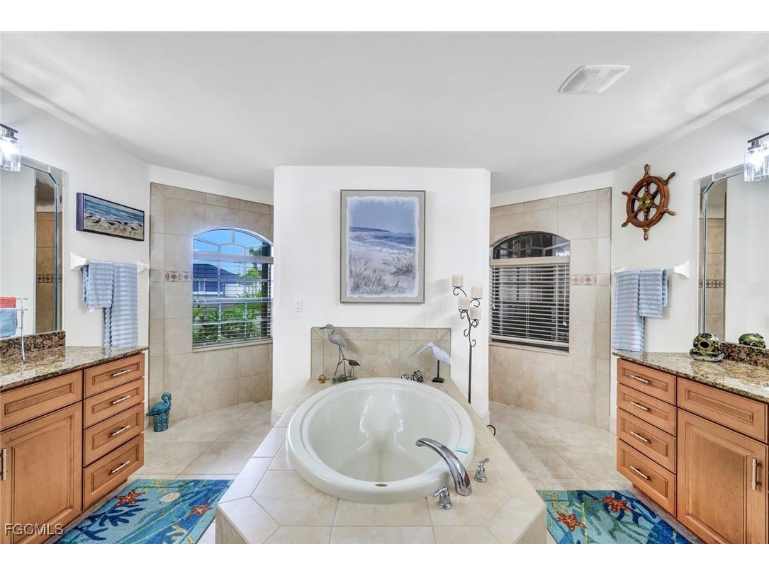 13 NW 8th Terrace Cape Coral FL 33993 2025023775 image15