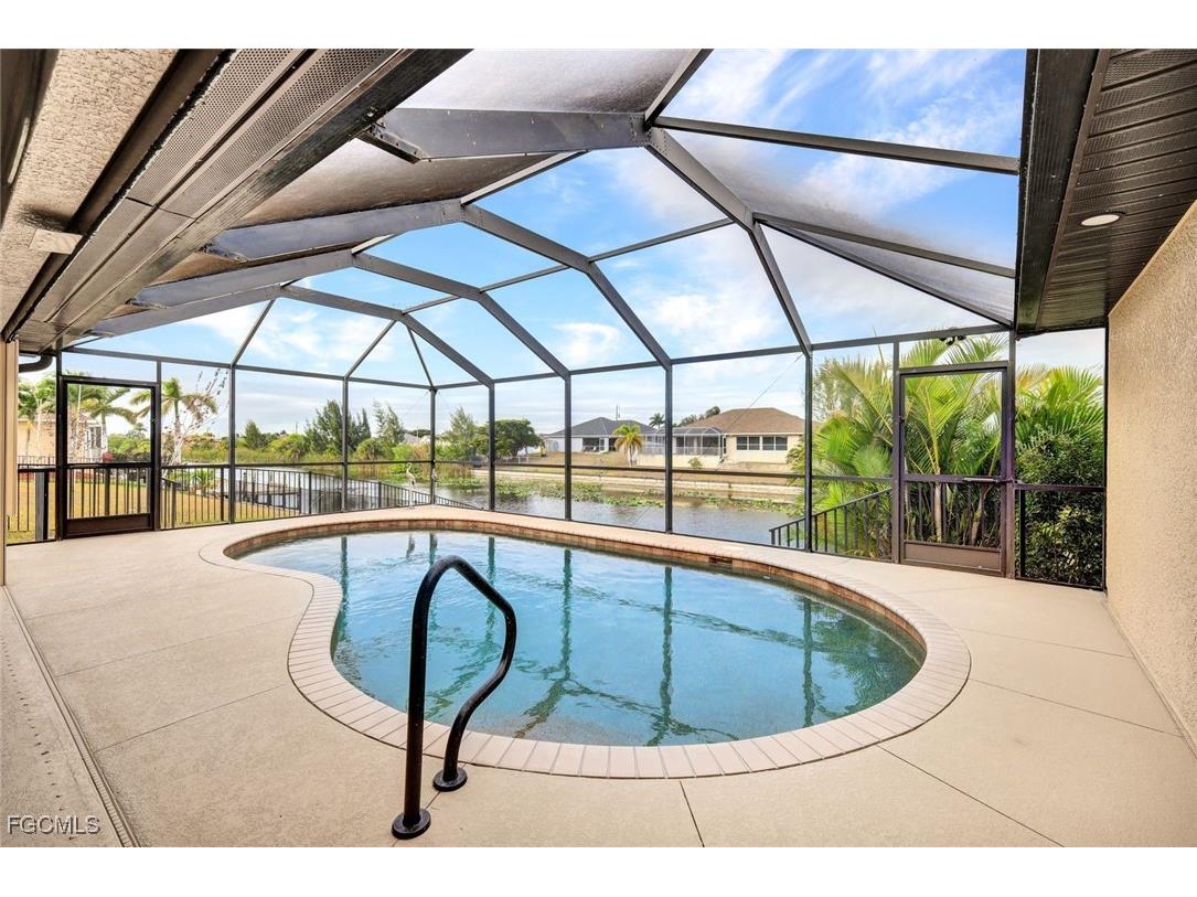 13 NW 8th Terrace Cape Coral FL 33993 2025023775 image5