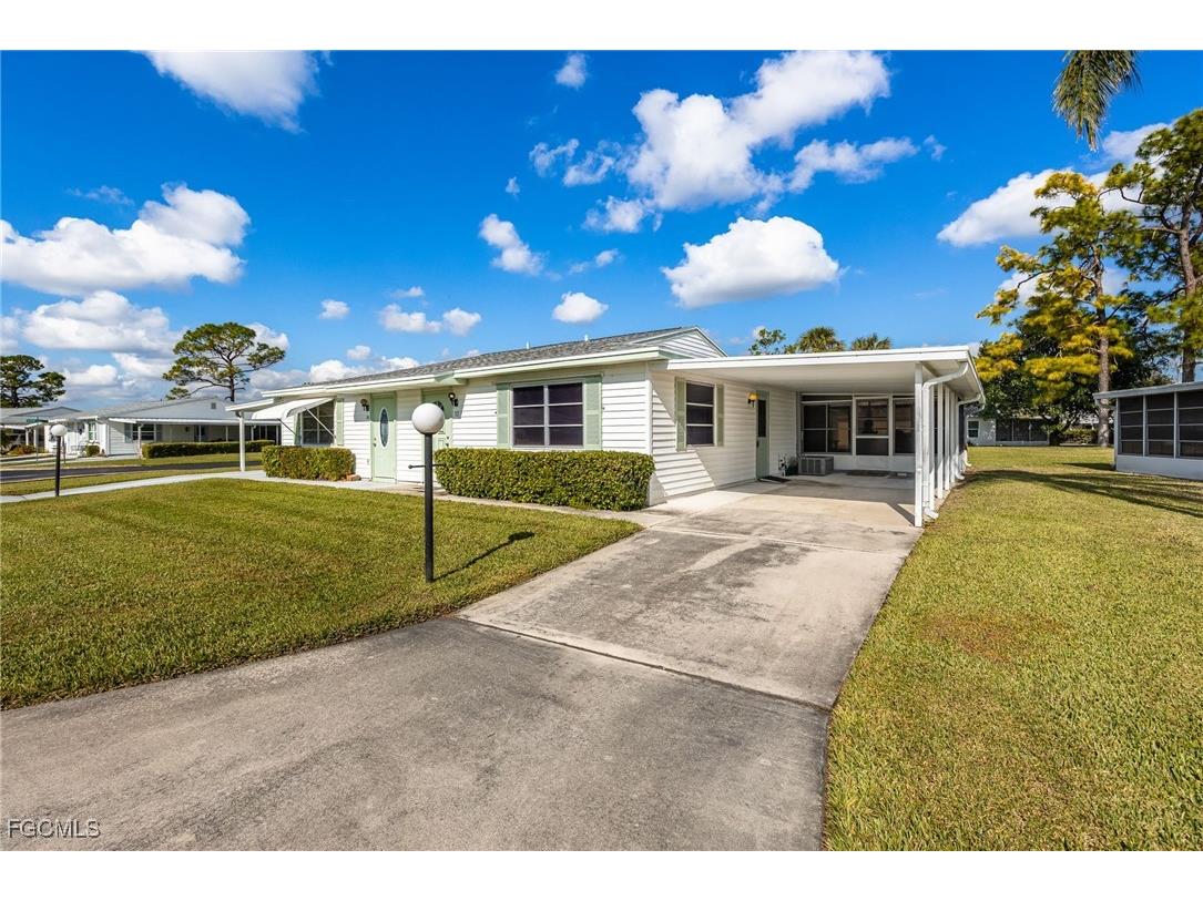 13 Pinewood Boulevard Lehigh Acres FL 33936 2025022287 image1