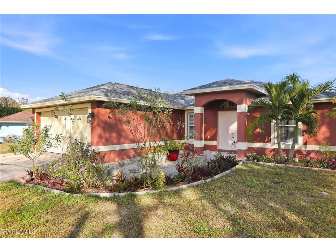 130 6th Street NE Naples FL 34120 226001381 image1