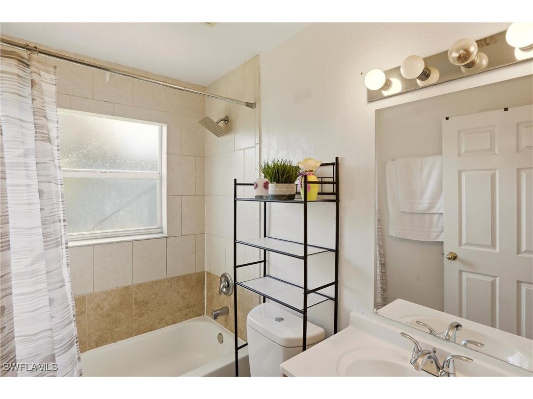 130 6th Street NE Naples FL 34120 226001381 image23