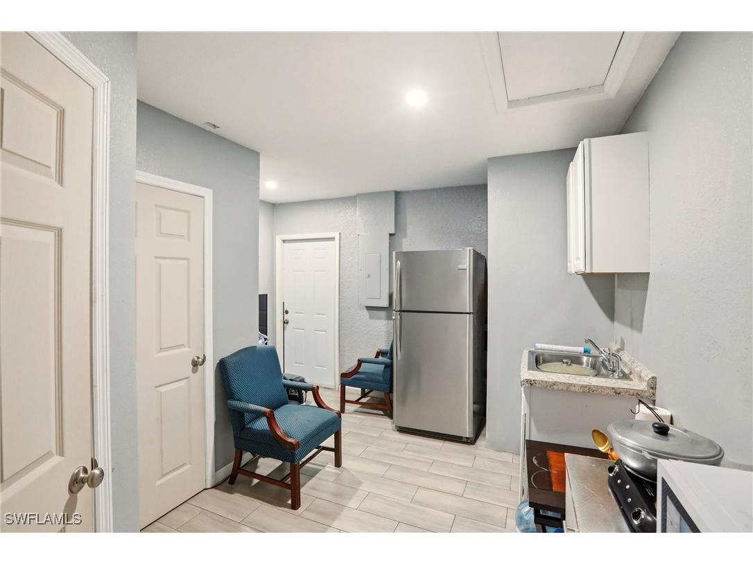 130 6th Street NE Naples FL 34120 226001381 image34