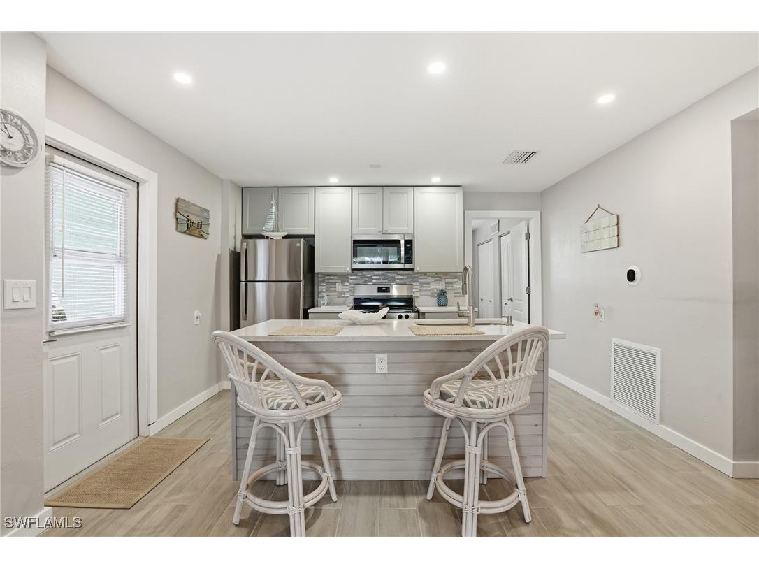 130 Bahia Viaduct Fort Myers Beach FL 33931 225075324 image27