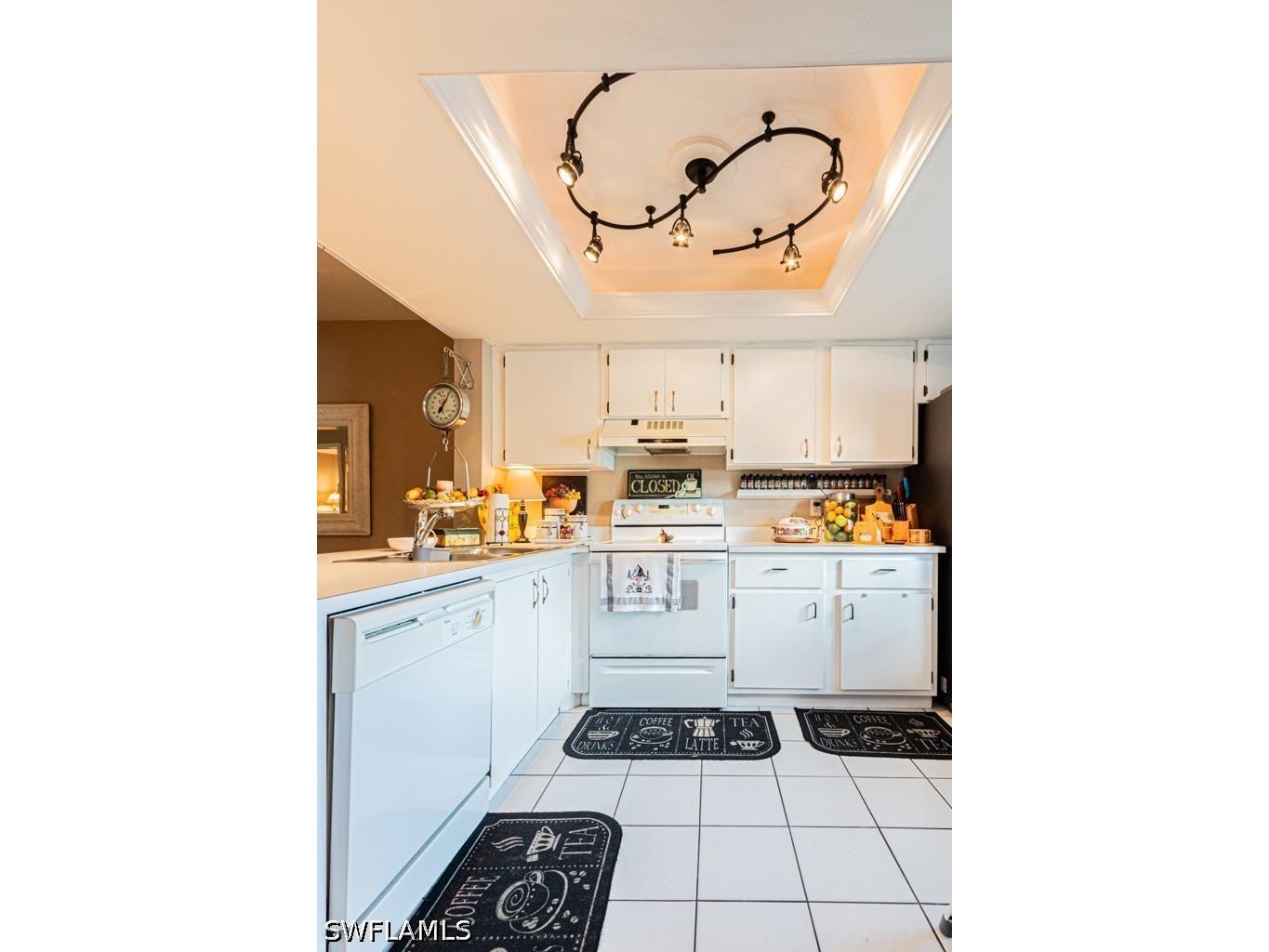 130 Cypress Way E #1 Naples FL 34110 226024439 image19
