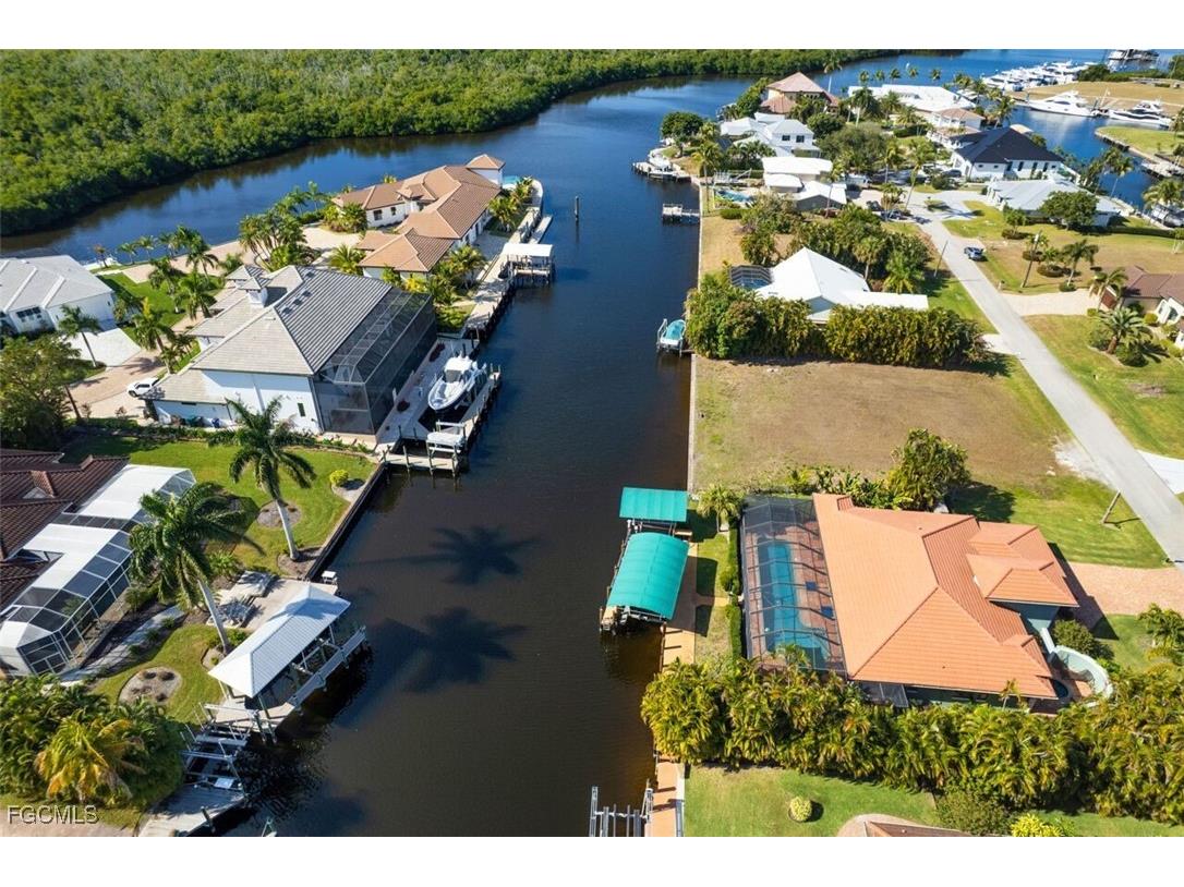 130 Montrose Drive Fort Myers FL 33919 2026004741 image2
