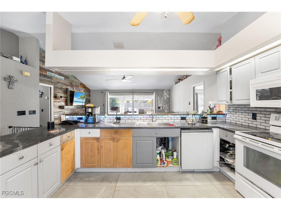 130 SE 29th Terrace Cape Coral FL 33904 2025018442 image10