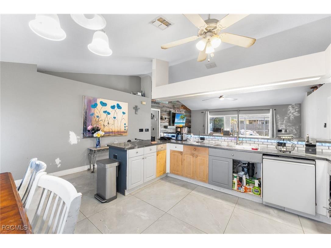 130 SE 29th Terrace Cape Coral FL 33904 2025018442 image11