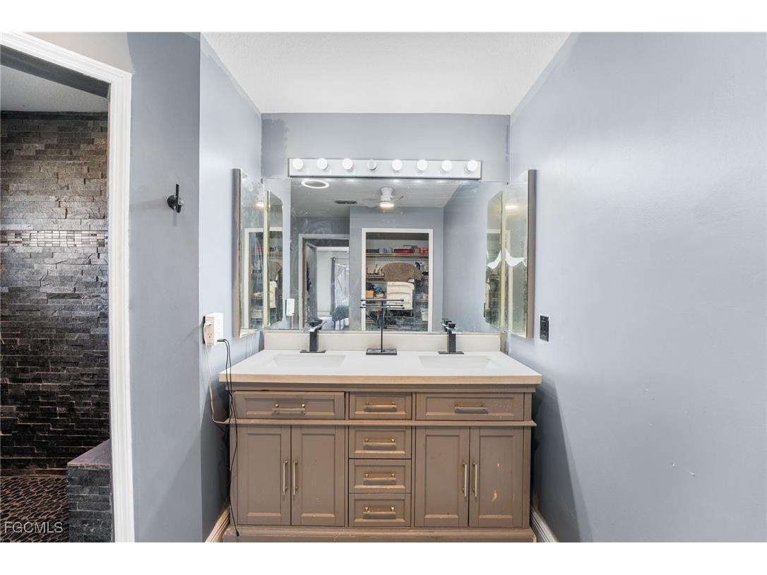 130 SE 29th Terrace Cape Coral FL 33904 2025018442 image19