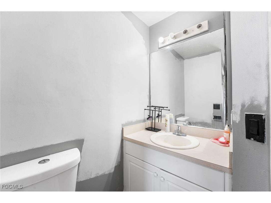 130 SE 29th Terrace Cape Coral FL 33904 2025018442 image22