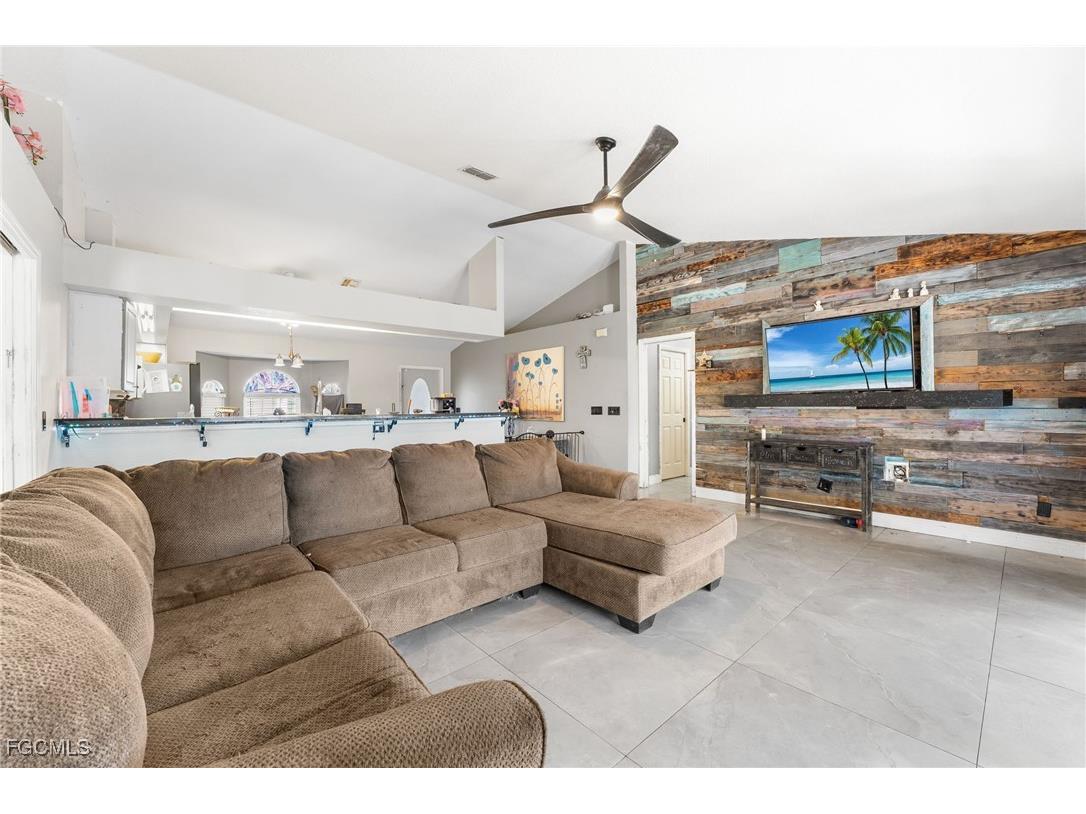 130 SE 29th Terrace Cape Coral FL 33904 2025018442 image3