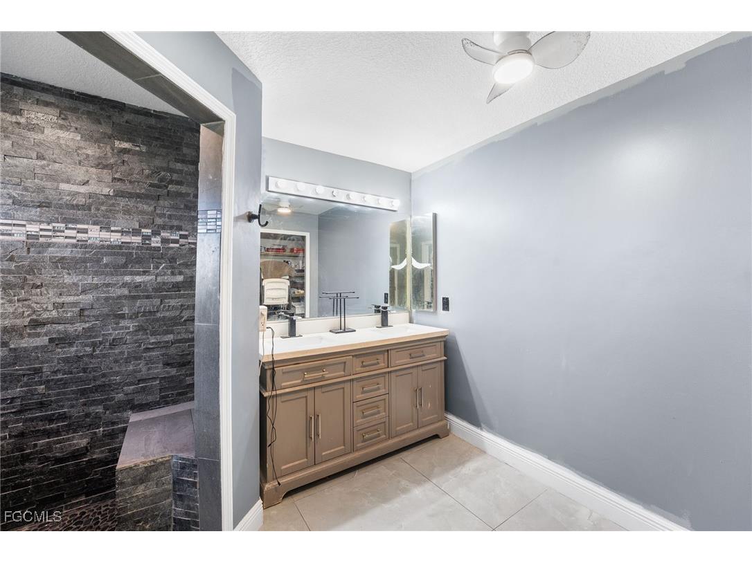 130 SE 29th Terrace Cape Coral FL 33904 2025018442 image4